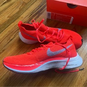 Nike Vaporfly 4% Flyknit racing shoes - W 7/M 5.5 - worn once
